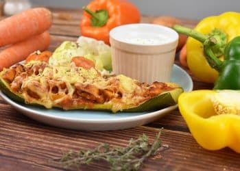 lodki-ot-tikvichki-pile-zelenchuci-ирина-атанасова