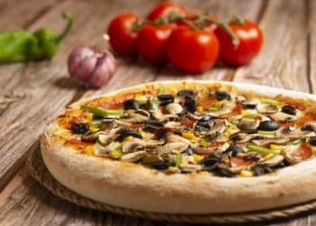 пълнозърнеста-веган-пица-зеленчуци-ирина-атанасова