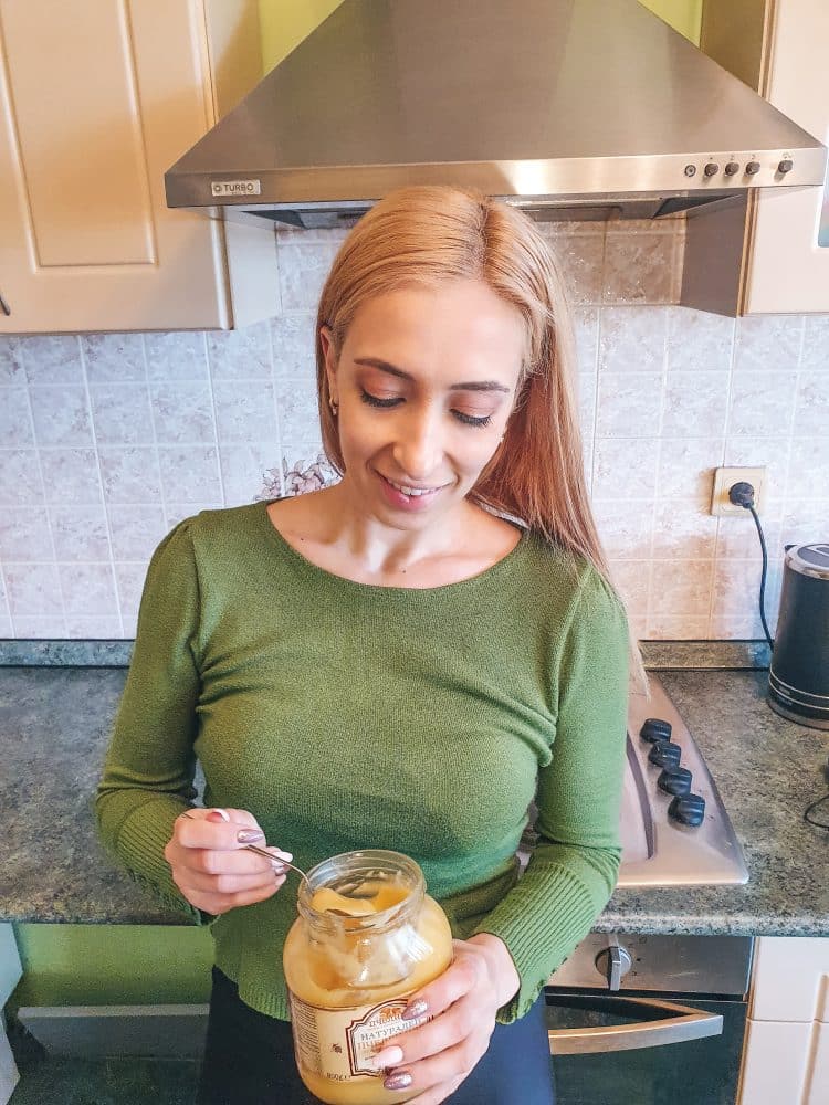 уникалните-свойства-на-меда-ирина-атанасова (1)